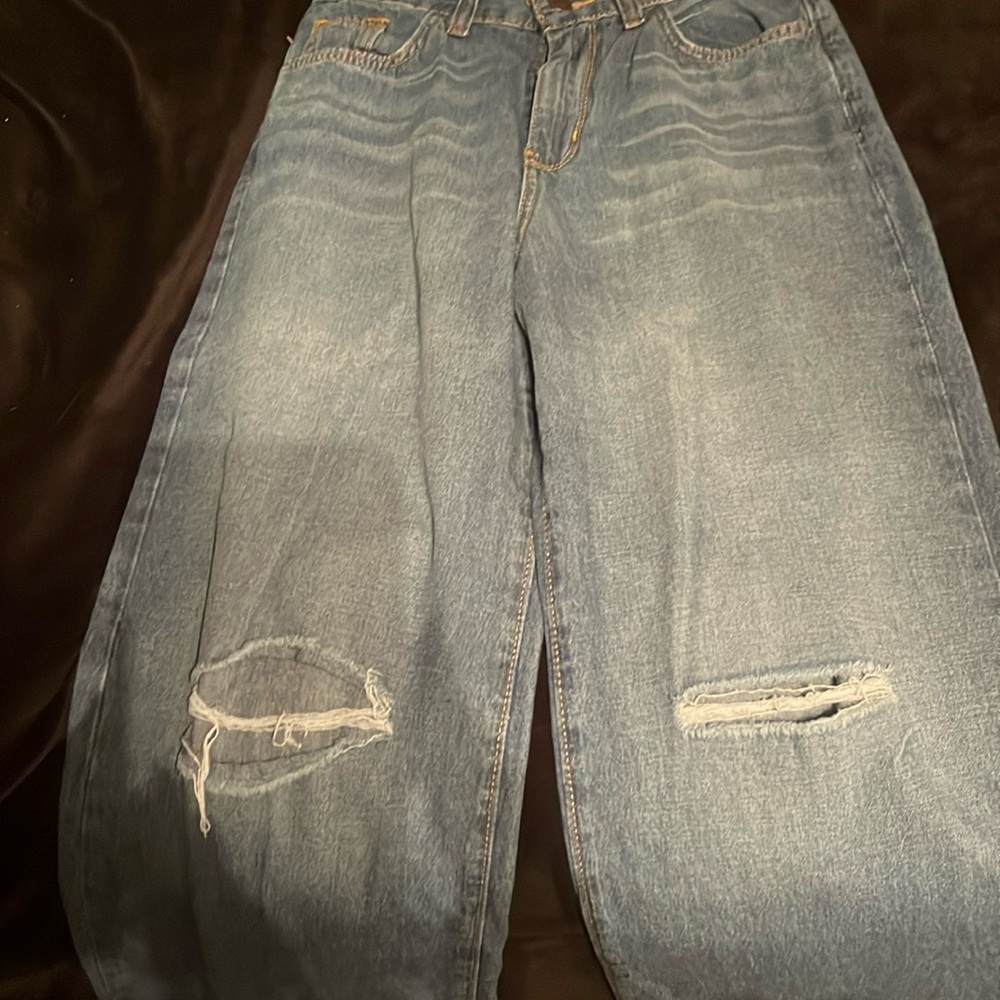 Ripped Jeans from knee